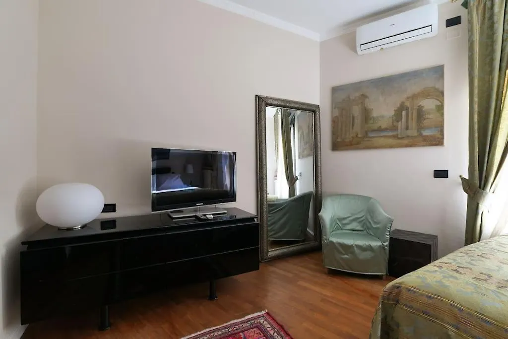Large And Elegant Apartment In Missori Duomo Milan