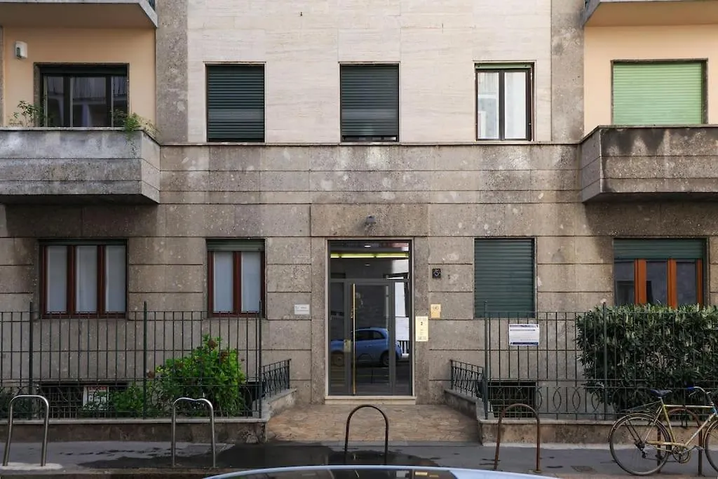 Large And Elegant Apartment In Missori Duomo Milan 0*,  Italy